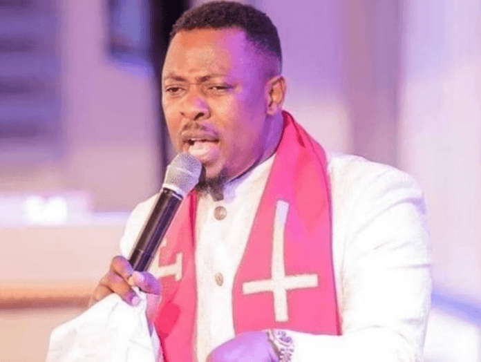 SHOCKING SECRETS ABOUT FAKE PROPHET NIGEL GAISIE ,AFTER HIS 31ST DECEMBER NIGHT PROPHECIES AS MAAME DORCAS REVEALS A LOT ABOUT HIS COOKED FAKE PROPHECIES.